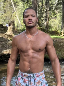 highlatin_guysoficialのPublicの 3枚の写真