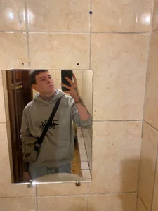 YourNikolas Public Foto 3