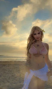 Zdjęcia MiaBlondiee 🧜🏻‍♀️💦💘:  5