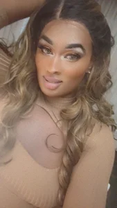 PrettyParis de PreddiParis00  Imagens