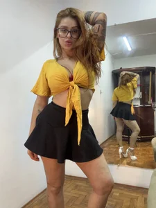 Camila Vegas de camilavegas69@xh  2 Imagens