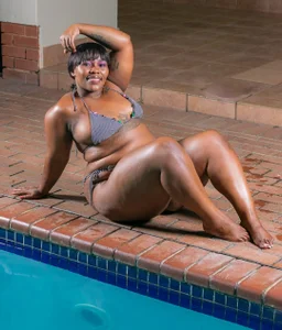 curvycloe1 curvycloe29x🍑 รูป  4