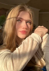 AnneFoxy Public Immagine  3