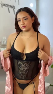 NaughtyNinnaXXX Public Pic 2