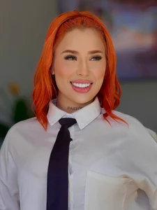 MadelineFox Can I help you? Pic 3