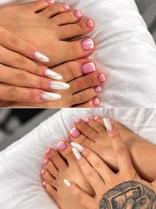 ✨ A little pink, a little gold, and a whole lot of luxury... 💗✨ Soft skin, pretty toes, and a fres od ChloeBelleX  snímek