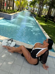 BIGBOOTYELLIEXXX Me - {count, plural, one {תמונה אחת} two {שתי תמונות} many {# תמונות} other {# תמונות}}