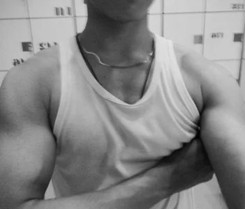 My sexy body 💞 de Travis_black_  2 photos