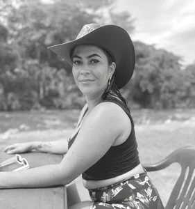 Couple_Gold69 Andrea and Scott's ride টি ছবি