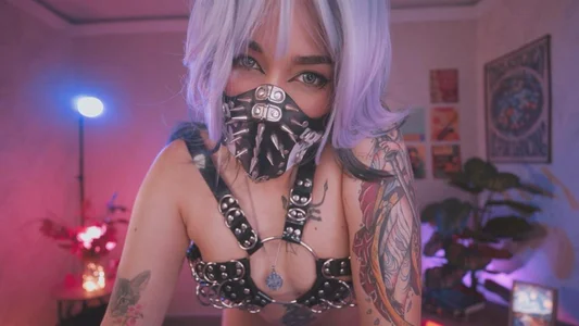 SHE IS NOT ONLY OBEDIENT, SHE HAS STYLE de violette_clerk1_  photos