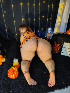 amarantha_hanss happy halloween 2026 🎃👻 Pic 6