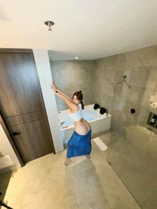 Ambar_Mancinii Remembering a good shower🛁 Pic