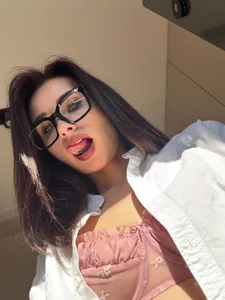 mia_aim Passion in a white shirt? ❣️ Immagine 