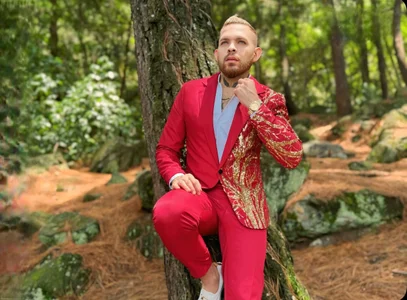 Adil_aminn What if we escape together here? зображення 8