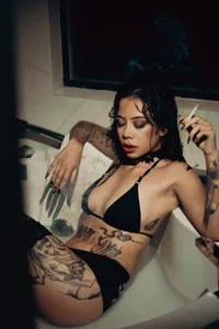 AlyRoses Public зображення