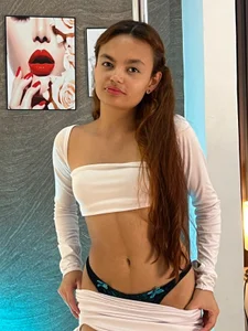 yoselin_lewis1kiss body love图片