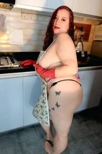 Anyelina_milf: Public ( 5 фото)