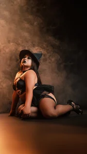 Luna_Sommer Here I am daddy Pic 2