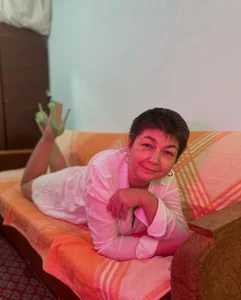 RoseStarr I'm in beautiful green heels Pic 3