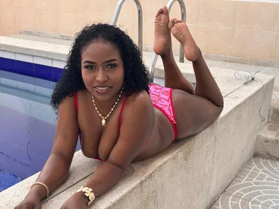 TAYRA_CASTLE Happy Pool Day Pic 4