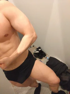 taaaaaa- Public Hình