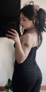 crimson_tati_ some of me at home🌹🖤 Pic 2