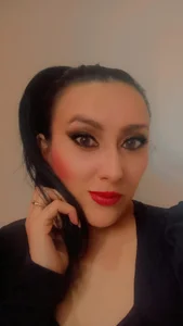 Scarlett_14_ Public Pic 2