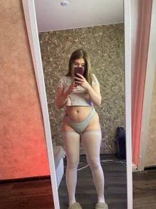 girls_online <3 Pic 3