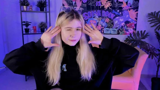 LexiWenford a cute girl? IT'S ME! Pic 3