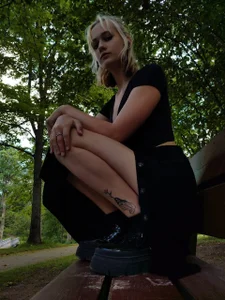 Ulemonala_Cute Public Pic 3