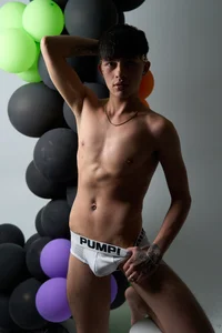 Steev_Novoa kullanıcısının Undress me albümü -  5 fotoğraf