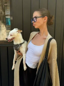 AnabelHun Chasing sunbeams with my favorite pup Pic