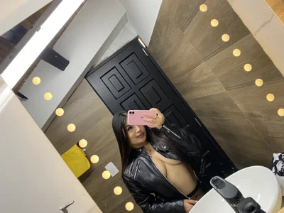 LauuraMiller 🌸 Hình 4