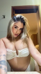 Mia_Monroe White vibes 😈🤍 Foto 5