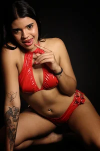 Miagomezx sexy and red Immagine 