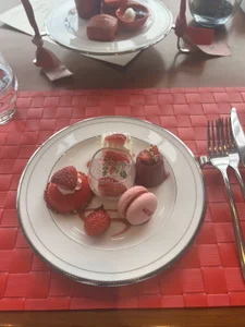 Oo_aki お友達とおしゃれなカフェに行ってきた時に写真です🍓 Pic