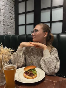 JulieLupo A wonderful evening with friends!🥰 Where do you go to relax with friends? Foto 2