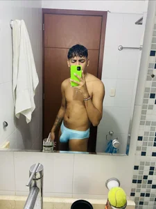 Raymond de Red_Diamond_Guy  3 Imagens