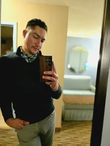 Midwest-exhibistionistの🫣の 2枚の写真