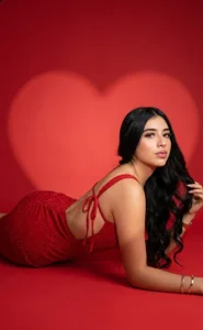 Susana_lee: Sweet or naughty? On Valentine's Day, I'm both. 🎀🍓 ( 2 фото)