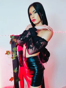 Alices_one black Pic 6