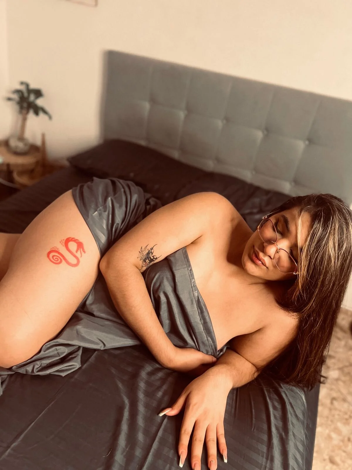 صور Valen_with_pussy الرائجة  8603