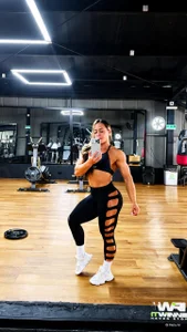 Khloe_Rossich SELFIES AT THE GYM Pic 6