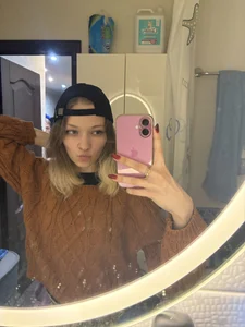 Ellyy_ly Public Pic 2