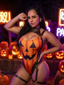 Victoriia_Queen Trick or treat 🎃🕷️🐈‍⬛ зображення 2