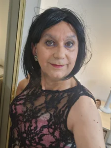 Emily_de_Carla Public Pic