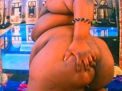 EbonyHotBuns did u just look at my ass?🤭🤭🤭❤️ Pic