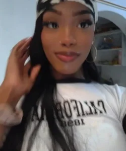Nahara24_ Playful Trans Beauty 🍓 Pic