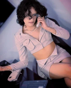 Black_Rose2 kullanıcısının Your favorite secretary albümü -  3 fotoğraf