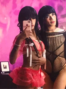 VIENNABR_S7 HELEM AND VIENNA BEST FRIENDS Foto 2